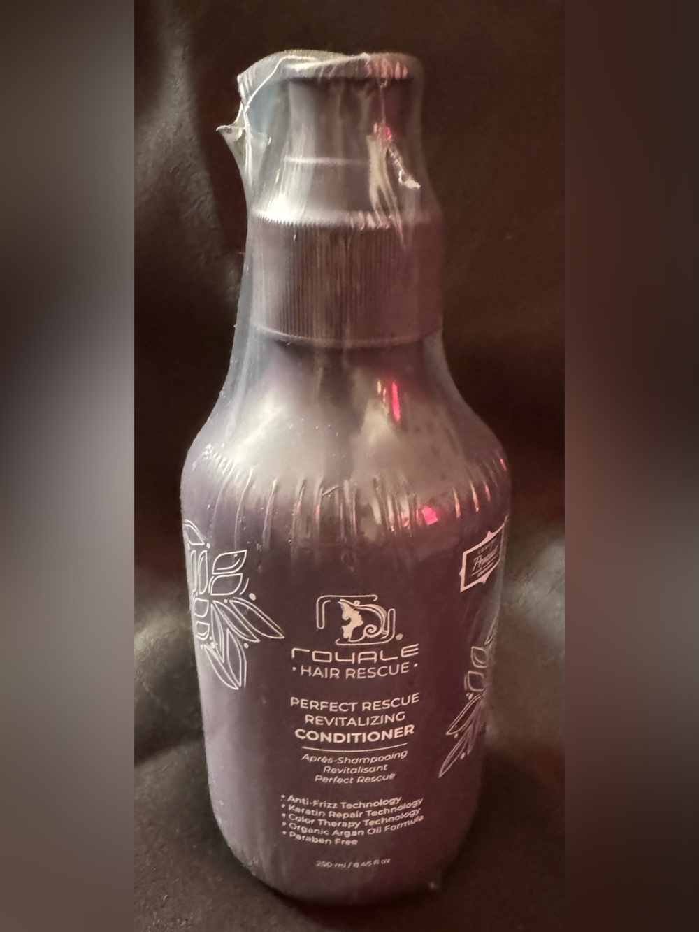 ⭐️Royale Hair Rescue Perfect Rescue Revitalizing Conditioner 250ml MSRP-$75